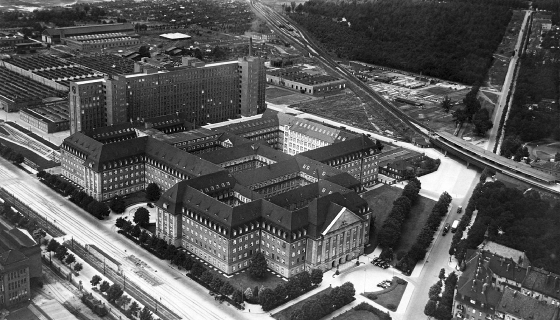 Verwaltungsgebäude 1930