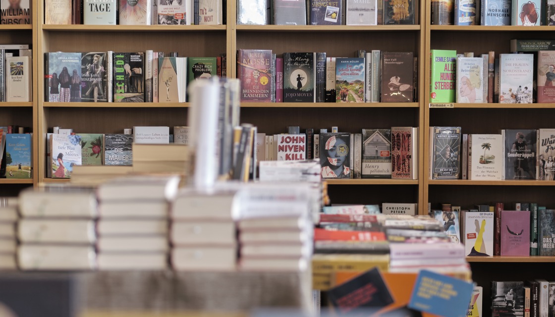 Neatly sorted are all the books on the bookshelves