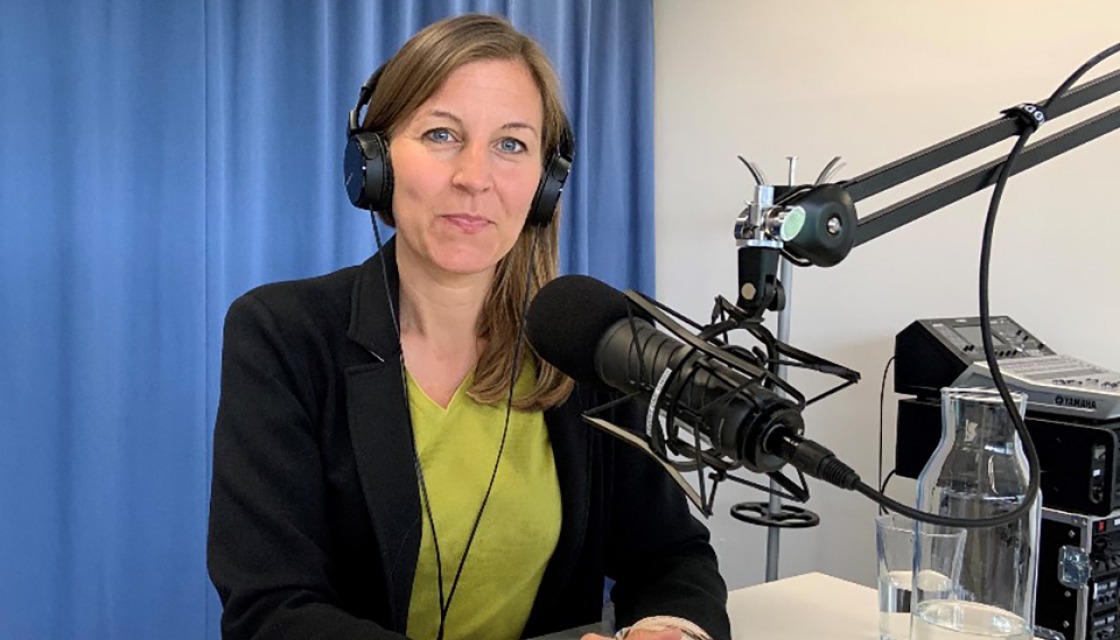 Host of the Siemensstadt Calling Podcast in the studio