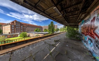 Photo of the old station of Siemensbahn with the view of Siemensstadt